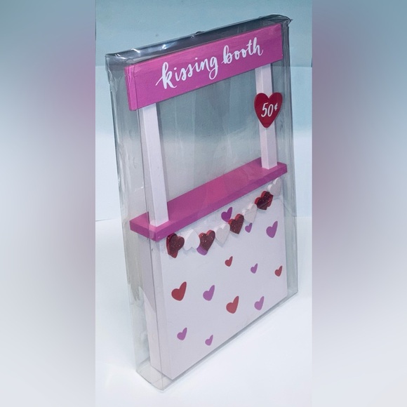 Valentine’s Day Kissing Booth - NEW! - Picture 5 of 6